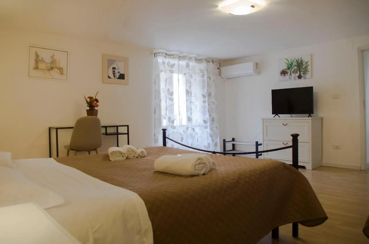 Casa Alchisi - Teatro Romano Cozy Apartment Catánia 0*,  Italië